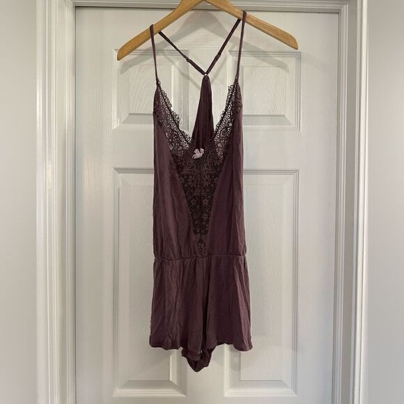 Victoria Secret Intimates Soft Lace Plum Romper size small - Picture 1 of 5